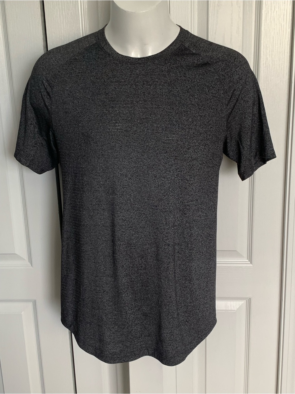 Men's Lululemon Performance Crew Neck T-Shirt - Charcoal